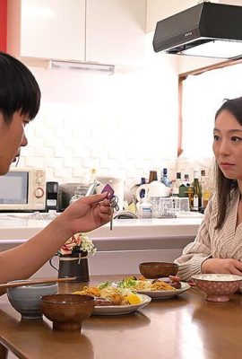 Tadokoro Yuri: Una hermosa esposa pervertida que escribe en secreto el sexo con otros para complacer a su esposo Tadokoro Yuri (21p)