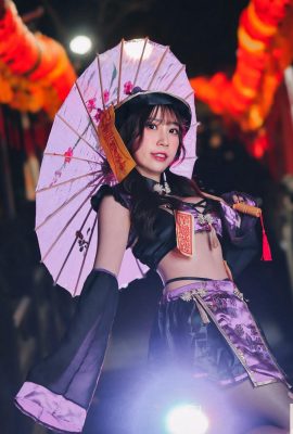 Pequeño modelo de caballos «Joyce» ropa interior expuesta a senos (23p)