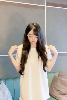 Big Breaded Girl «Biuier» puede ser dulce, sexy y encantador (24p)