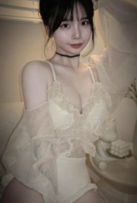 La sonrisa angelical «Zazza» ofrece a las personas llenas de vitalidad (21p)