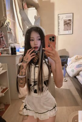 Cara de elfo «Ali» con intermediarios de senos grandes blancos por la nieve llamado Love Warning (10p)