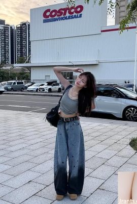 El sexy «Vicky» que no se puede ocultar es muy lindo (10p)