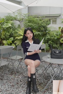 La hermosa maestra «Kelly» tiene una cara delicada y una figura regordeta para llamar la atención (11p)