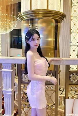 Live Broadcast of the Pretty Girl «Ula» tiene un pecho caluroso y hermoso bajo su dulce cara (10p)