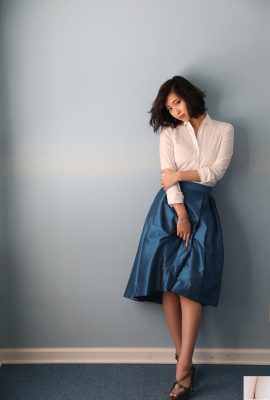 (Yuka Kurashita) ¡Es tan hermoso que hace que la gente no pueda respirar! Mostrar hermosas piernas es insoportable (46p)