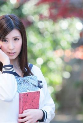 Excelentes habilidades de actuación, a veces una estudiante, a veces una esposa, diferentes estilos, igual tentación (16p)