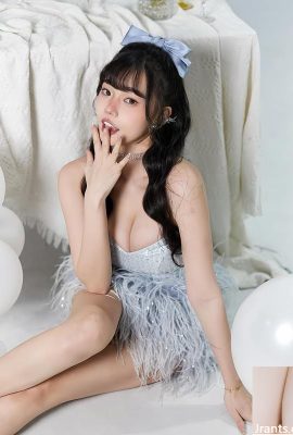 Hermosos senos «ni xuan eli» con senos blancos y tiernos «cara sexy» fascina a los transeúntes a tu lado (10p)