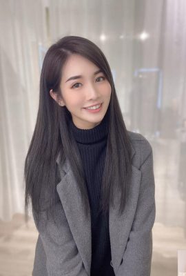 Sweet Girl «Yun Yun’er» tiene una falta de su figura y se ve tan bien que está a un lado (10p)