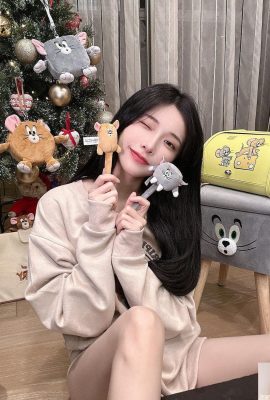 Sexy Beauty «Xiao Zhixuan» tiene una figura que está más allá de la imaginación. Casi se cae de los senos (10p)