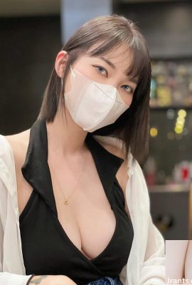 Muestra tu hermosa figura y las mejillas dobladas. T-won rich⒀feeding Friends Alabanza w (10p)