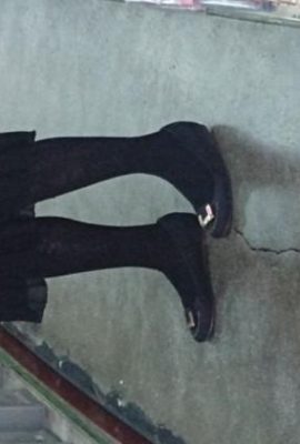 Socialita de tacón alto de gelia negra … (42p)