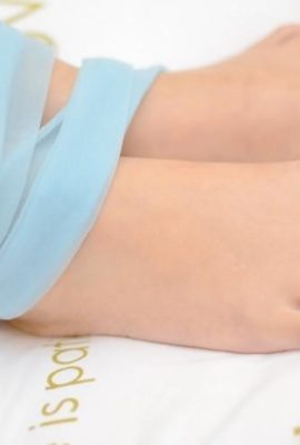 (Foto de Legku) No.008 Número de chicas de patas largas con medias azules (33p)