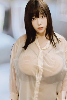 La celebridad de Internet con grandes senos «bibi» no puede cubrir sus senos (10p)