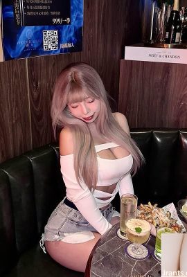 «33» La orgullosa circunferencia superior hace que las personas no puedan mirar hacia otro lado (10p)