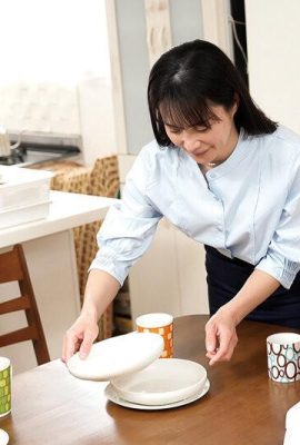 Hiraoka Rieko: He sido aficionado a mi amable y hermosa madrastra Hiraoka Rieko (21p)