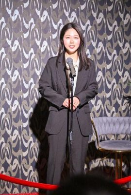 Sumikawa Mika: La vida de una comediante y el desafío de clímax Sumikawa Mika (20p)