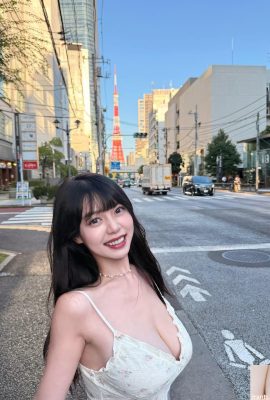 «Huang Yuwen» tiene una dulce sonrisa y un surco profundo y hermosos pechos (10p)