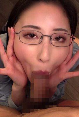 Kitano Mina: El Kitano serio y humilde mira la polla y deja escapar las palabras lascivas … (21p)