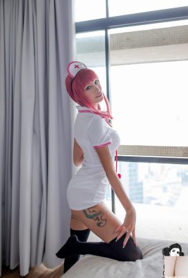 (Suicide Girls) 04 de septiembre de 2023 – Baunilha – Déjame cuidarte (51p)