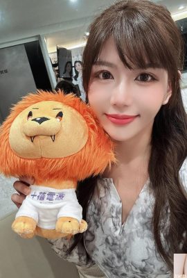 «Dongdong» tiene un rostro puro con una mirada dulce, fatal y sensual que obsesiona a la gente (10P)