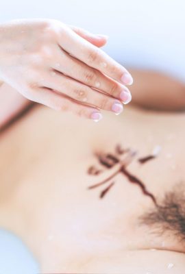 The Golden Two Pussy King – El maravilloso momento de la masturbación (50P)