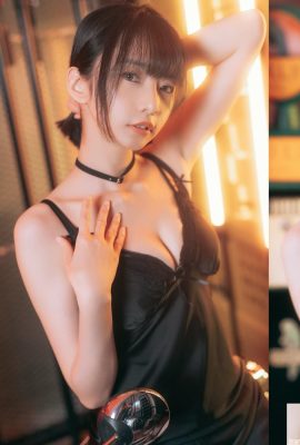 «Los hermosos pechos con ojos B de la joven T Huo Gui muestran su profundo surco… no puedo detener el increíble volumen de los senos (10P)