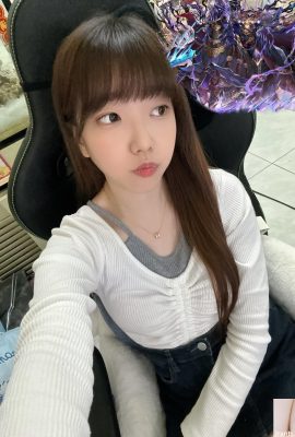 La linda chica «Baiyi» tiene una hermosa figura que se avecina (10P)