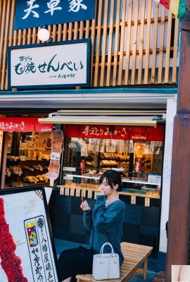 (けんけん) ¡La chica Sakura tiene una figura perfecta y buena apariencia! Distrae a la gente (32P)