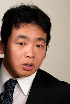 Yurira: Mi esposa es la amiga sexual de mi vecino Yurira (21P)