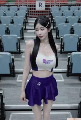 ¡Regístrese en la piscina Xuebao! La perspectiva de la dulce diosa animadora de grandes pechos y esbelta es demasiado malvada (12P)