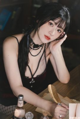 La piel súper blanca y tierna de «Qiuqiu MiKa» es tan llamativa que la gente no puede soportarla (10P)