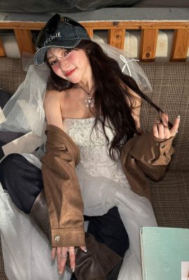 ¡Desarrollo inesperado! Lin Xiang tiene una dulce figura de animadora y una proporción de busto feroz que es asombrosa (14P)